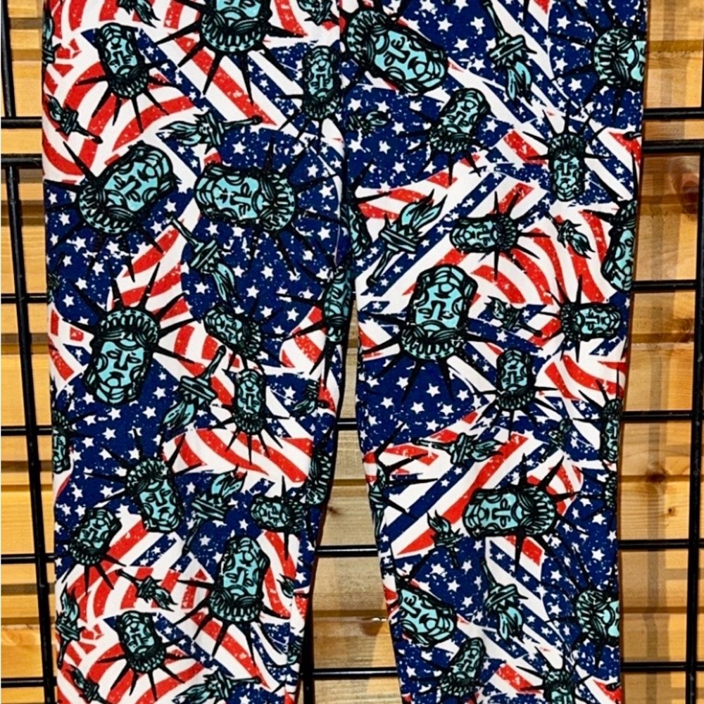 LuLaRoe Kids Leggings with Statue of Liberty Design